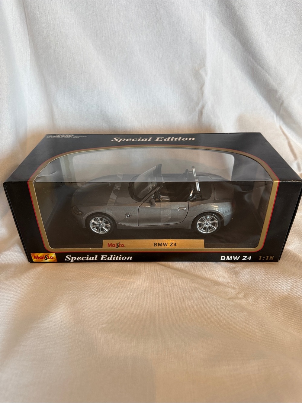 Special Edition Maisto BMW Z4 Die-Cast Model - Gray 1/18 Scale